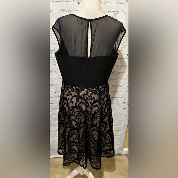 London Style Collection Cap Sleeve Illusion Neck Lace Fit And Flare Dress 16 - Picture 5 of 7